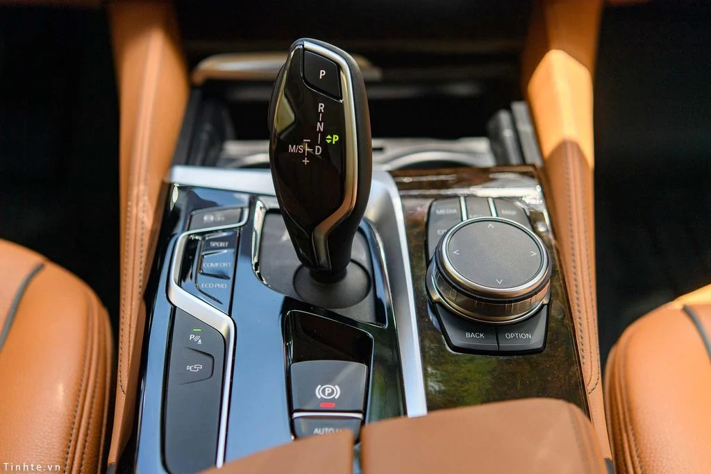 BMW_530i_G30_tinhte_30.jpg