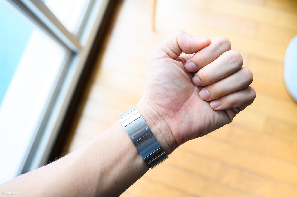 apple_watch_link_bracelet_2.jpg