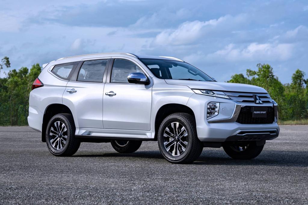 2020-mitsubishi-pajero-sport-13.jpg