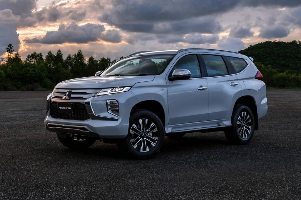 2020-mitsubishi-pajero-sport-18.jpg