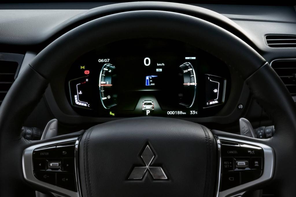 2020-mitsubishi-pajero-sport-32.jpg