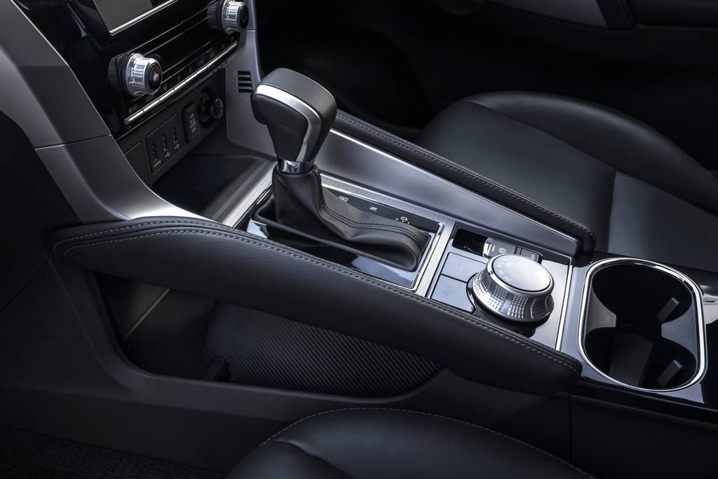 2020-mitsubishi-pajero-sport-33.jpg