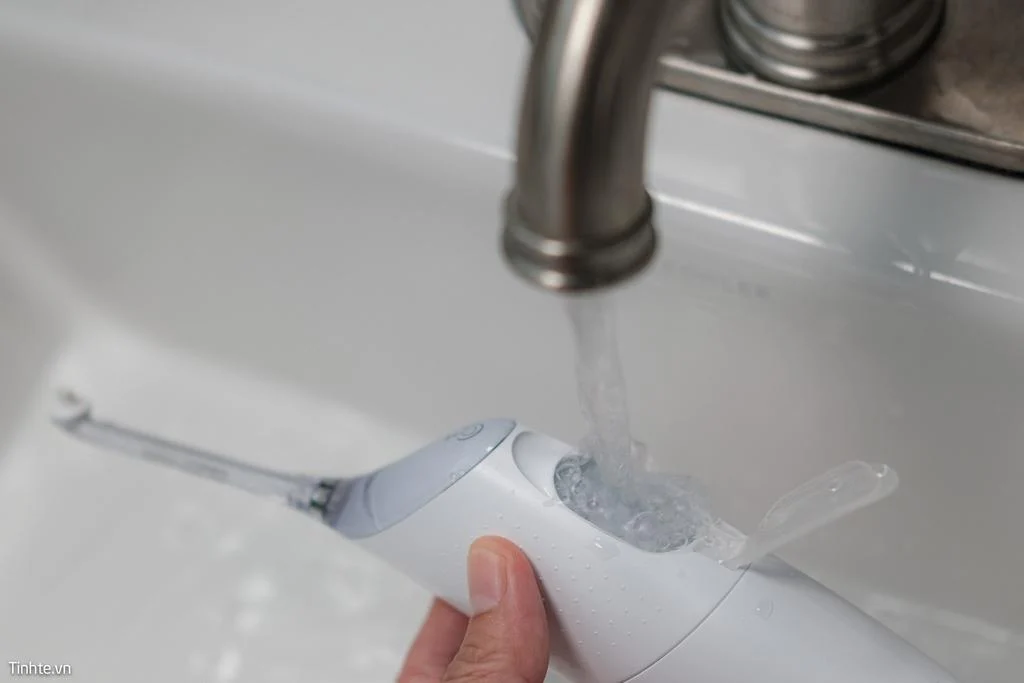 Tam_nuoc_Philips_Sonicare_AirFloss-8.jpg