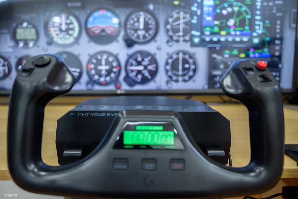 tinhte_logitech_flight_yoke_9.jpg