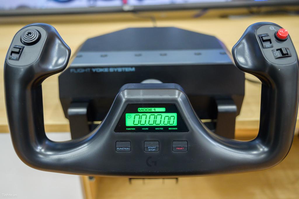 tinhte_logitech_flight_yoke_14.jpg