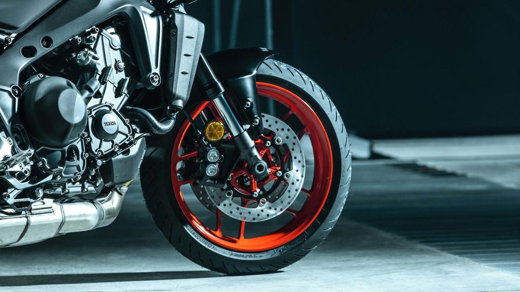 2021-Yamaha-MT-09-Europe-23.jpg