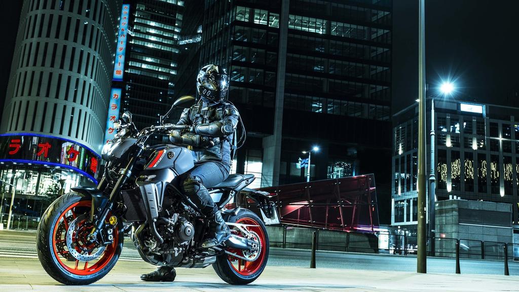 2021-Yamaha-MT-09-Europe-31.jpg